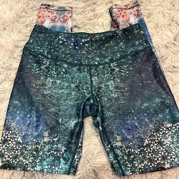 Calia by Carrie Underwood Leggings Size M - Picture 2 of 10